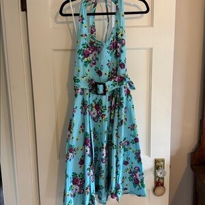 🌸 Hell Bunny retro turquoise floral halter dress with belt. Size L.
